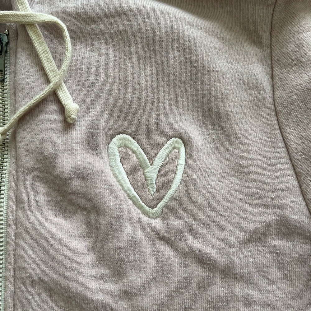 Love Graphic Sweatshirt